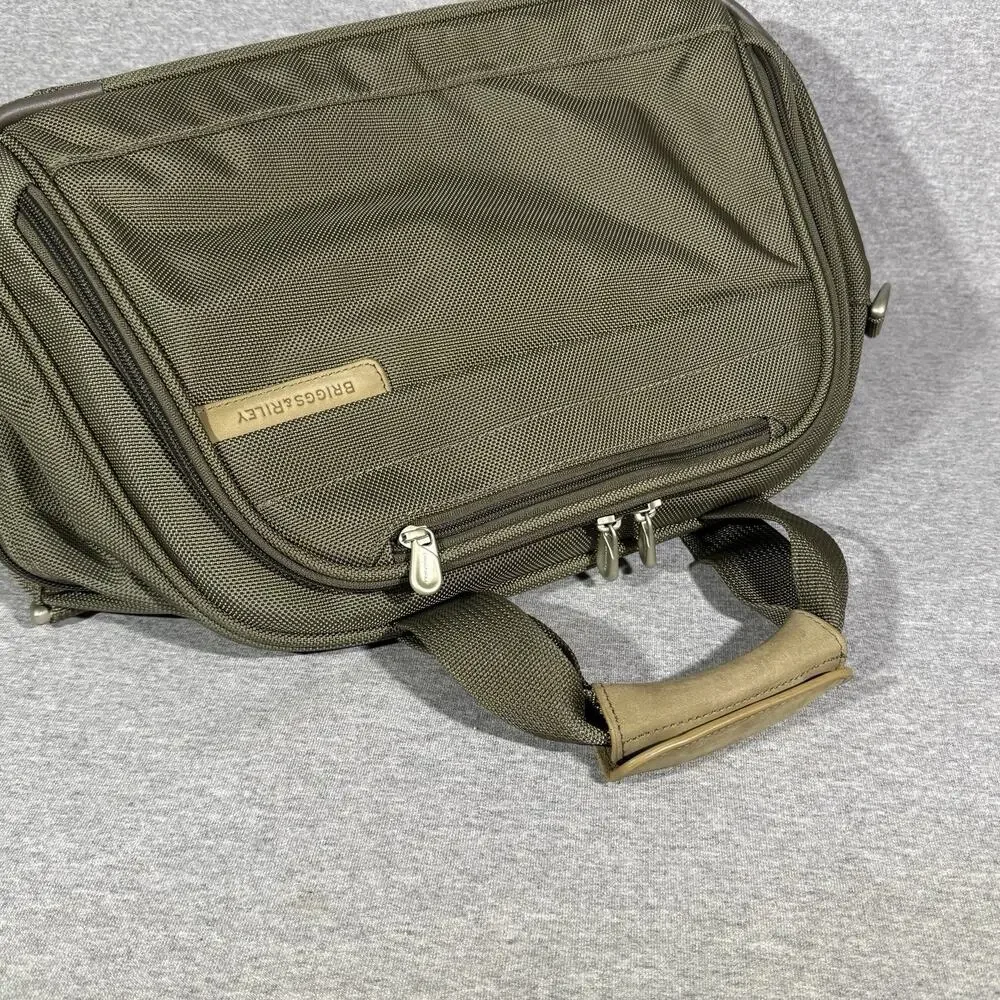 Briggs & Riley 226-7 Olive Ballistic Nylon Duffel Bag Carry On Travel Tag Intact